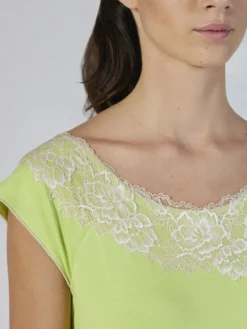 Modal Nachtkleid Mit Spitze Knielang KIWI Grün Von Verdiani -Feine Unterwaesche Geschaft modal nachtkleid kurz apfel gruen 4508 verdiani