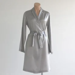 Morgenmantel Seide CANAIMA Kurz Von La Perla -Feine Unterwaesche Geschaft morgenmantel seide canaima kurz silber grau la perla 1