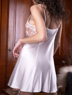 Stretchseide Nachthemd NINA Mit Spitze Marjolaine -Feine Unterwaesche Geschaft nachthemd nina naturel nude 4nin0101 marjolaine 5 1 1 1