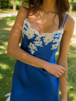 100% Seide Nachthemd MARJOLIE No. 1 Von Marjolaine -Feine Unterwaesche Geschaft nachthemd seide 3mar0101 royalblau weiss marjolaine 3 6 1