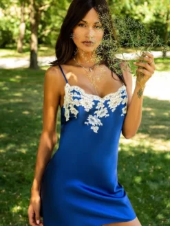 100% Seide Nachthemd MARJOLIE No. 1 Von Marjolaine -Feine Unterwaesche Geschaft nachthemd seide 3mar0101 royalblau weiss marjolaine 4 2 1