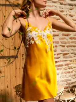Stretchseide Nachthemd NINA Kurz Marjolaine -Feine Unterwaesche Geschaft nachthemd seide nina 4nin0101 gelb 7374 marjolaine 3 1 7