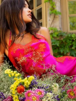 100% Seide Neglige MELINDA Lang Von Marjolaine -Feine Unterwaesche Geschaft nachtkleid lang seide melinda 4mel3003 fuchsia rot marjolaine 4 1 1