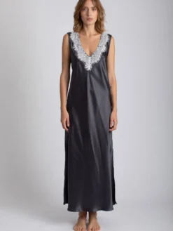 100% Seide Nachtkleid LEONA Mit Spitze Von Vivis -Feine Unterwaesche Geschaft nachtkleid seide lang v00586 leona anthrazit vivis 3 1 1