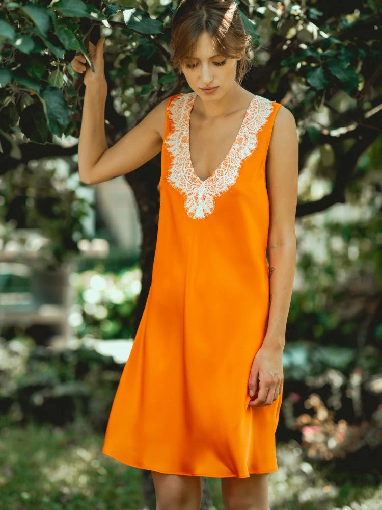 100% Seide Nachthemd LESLIE Mandarine Orange Von Vivis 2 100% Seide Nachthemd LESLIE Mandarine Orange Von Vivis – Bild 2