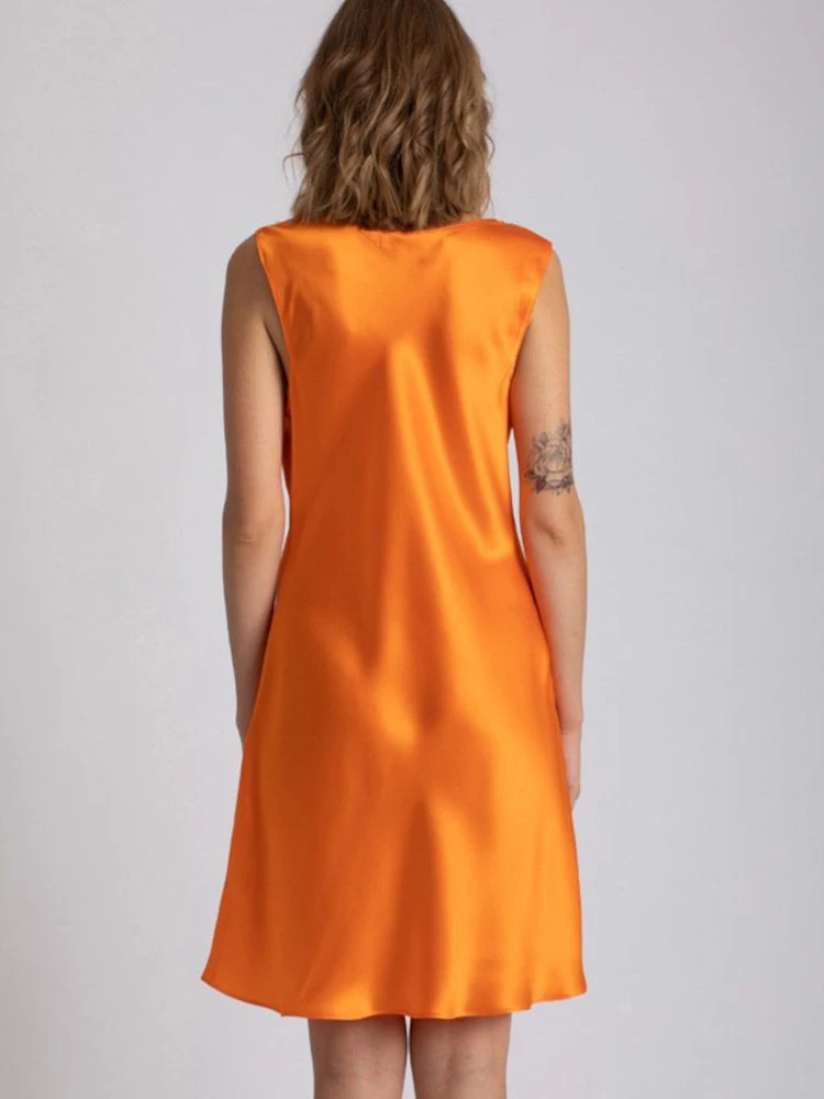 100% Seide Nachthemd LESLIE Mandarine Orange Von Vivis 5 100% Seide Nachthemd LESLIE Mandarine Orange Von Vivis – Bild 5