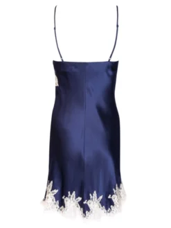 Seiden Negligé SPLENDEUR SOIE Von Lise Charmel -Feine Unterwaesche Geschaft neglige seide alc1080 marine 5197 splendeur soie lise charmel