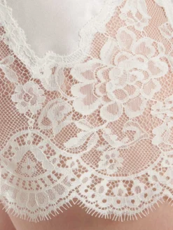 100% Seide Negligé SOIE D´AMOUR Von Aubade -Feine Unterwaesche Geschaft negligee seide perlmut ms40 soie d amour aubade 5