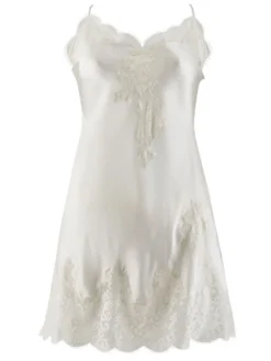 100% Seide Negligé TOI MON AMOUR Klassische Farben Von Aubade 29 100% Seide Negligé TOI MON AMOUR Klassische Farben Von Aubade -Feine Unterwaesche Geschaft negligee seide perlmut ms40 soie d amour aubade 4 2 1