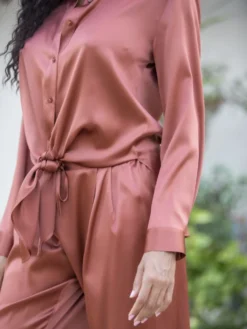 Seidenpyjama ROXANE Stretchseide Von Marjolaine -Feine Unterwaesche Geschaft pyjama stretchseide 4rox5501 0019 cognac roxane marjolaine 3