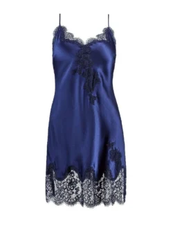 100% Seide Negligé TOI MON AMOUR Klassische Farben Von Aubade 25 100% Seide Negligé TOI MON AMOUR Klassische Farben Von Aubade -Feine Unterwaesche Geschaft seide neglige qs40 dunkelblau 1 toi mon amour aubade 1 1 1