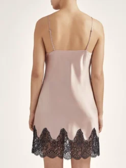 100% Seide Negligé TOI MON AMOUR Klassische Farben Von Aubade 32 100% Seide Negligé TOI MON AMOUR Klassische Farben Von Aubade -Feine Unterwaesche Geschaft seide neglige qs40 sonate altrosa schwarz 3 toi moi amour aubade 4 1 1