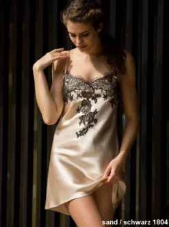 100% Seide Nachthemd BACCARAT Mit Französischer Spitze Von Marjolaine -Feine Unterwaesche Geschaft seidennachthemd baccarat bac0101 sable noir marjolaine 1