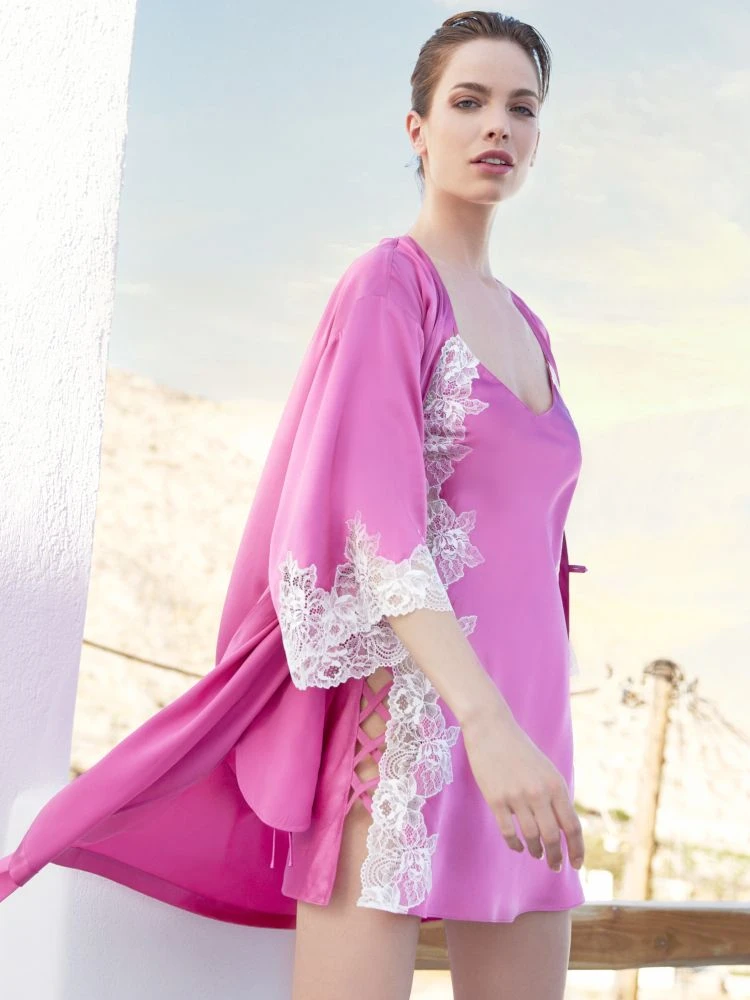 100% Seide Neglige LACE SEDUCTION Dahlia Pink Von Luna Di Seta 2 100% Seide Neglige LACE SEDUCTION Dahlia Pink Von Luna Di Seta – Bild 2